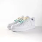 lacets de couleurs dégradés Bamboo de la marque Sweetlaces sur une paire de Nike Air Force 1 Low