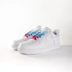 lacets de couleurs dégradés Fairy bleu de la marque Sweetlaces sur une paire de Nike Air Force 1 Low