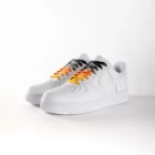 lacets de couleurs dégradés Jack'o orange de la marque Sweetlaces sur une paire de Nike Air Force 1 Low