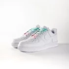 lacets de couleurs dégradés Mint Lover vert de la marque Sweetlaces sur une paire de Nike Air Force 1 Low