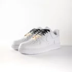 lacets de couleurs dégradés Vanilla beige de la marque Sweetlaces sur une paire de Nike Air Force 1 Low
