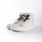 lacets de couleurs dégradés Bubble Gum rose de la marque Sweetlaces sur une paire de Nike Air Jordan 1 High