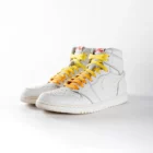 lacets de couleurs dégradés Cheese jaune de la marque Sweetlaces sur une paire de Nike Air Jordan 1 High