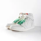 Sweetlaces Green Forest Green Farbverlaufs-Schnürsenkel an einem Paar Nike Air Jordan 1 High