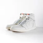 lacets de couleurs dégradés Snowy gris de la marque Sweetlaces sur une paire de Nike Air Jordan 1 High