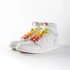 lacets de couleurs dégradés Sunrise rouge de la marque Sweetlaces sur une paire de Nike Air Jordan 1 High