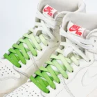 paire de lacets de couleur en dégradé Froggy vert de la marque Sweetlaces
